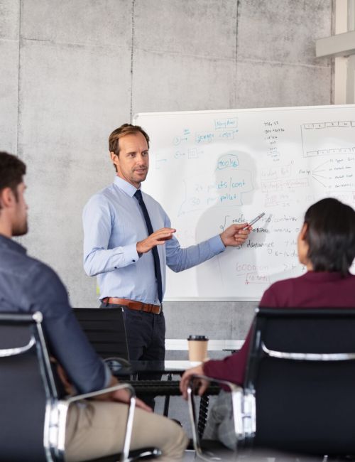 Weiterbildung: Der GmbH-Geschäftsführer Lehrgang GmbH-Geschäftsführer